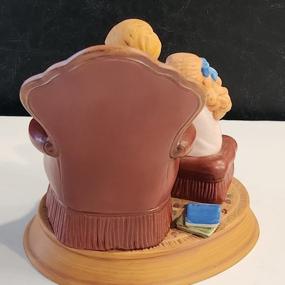 1983 Avon Enjoying The Night Before Christmas Figurine - Picture 4 of 8